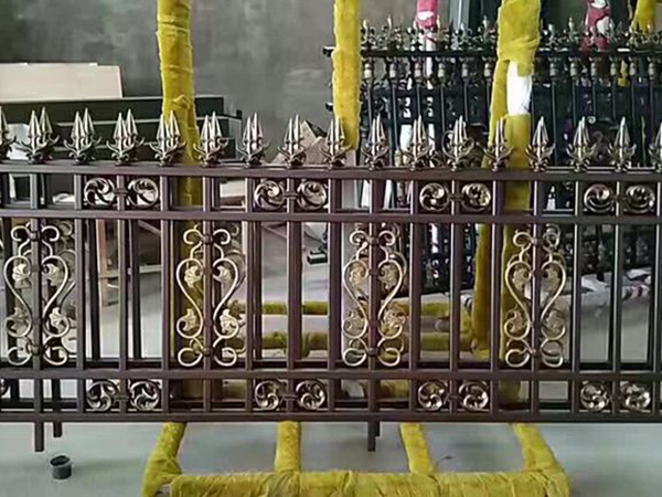 鋁藝護欄 (3).jpg